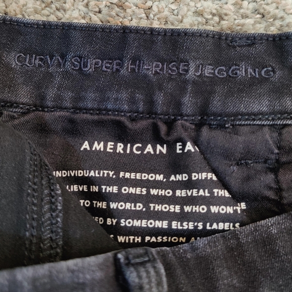 American Eagle Black Curvy Super High Rise Dream Jeans - Picture 5 of 6